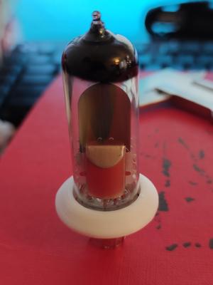 Ring for 9-pin radio lamps.