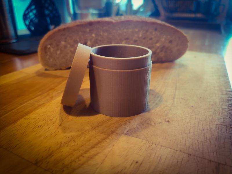 Scalable box, friction fit lid