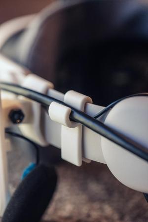 Meta Quest 3 Kiwi Design Link Cable Clip