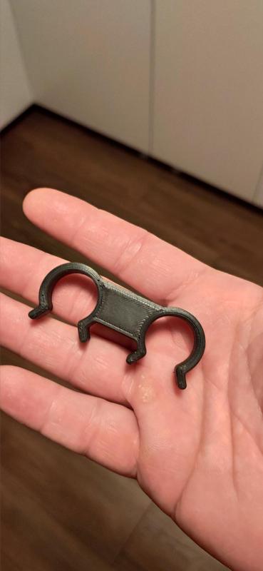 Trekking sticks clip