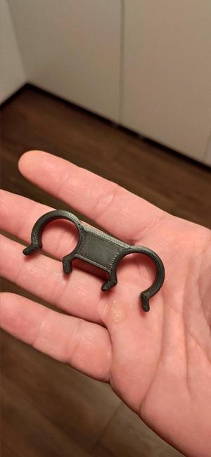 Trekking sticks clip