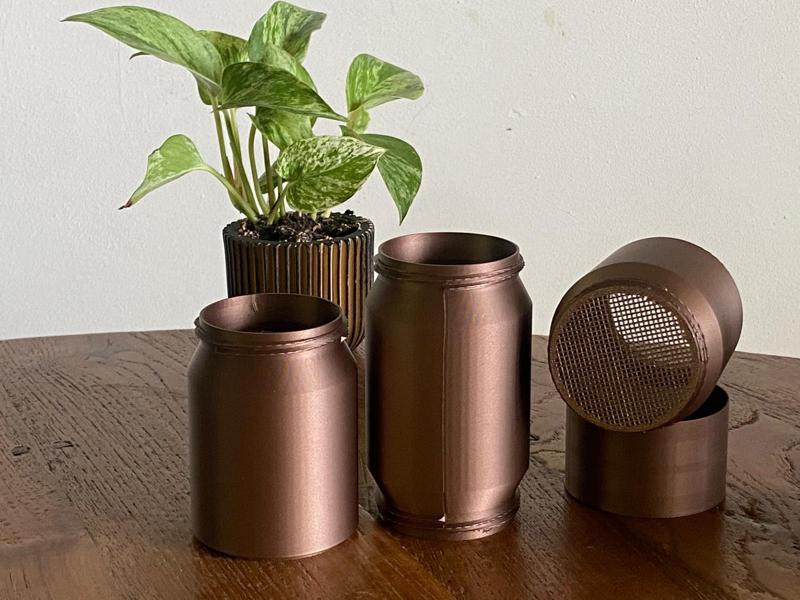 Infinite container - with Built-In Sifter for Fish Food and More