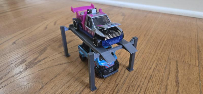 Car Lift for Hot Wheels Pull-back Speeders (1:43)