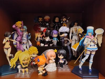 Nendoroid display stand with box (Multiple sizes)