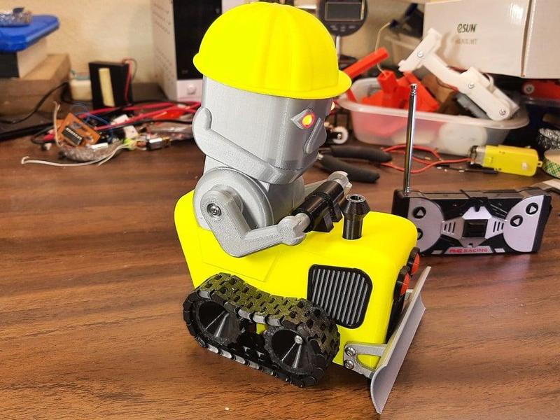 Single Motot Steerable Robot Bulldozer
