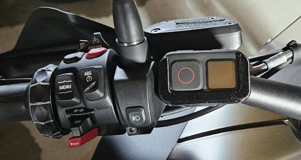 BMW 1250 GSA - GoPro - The Remote handlebar mount with cable ties