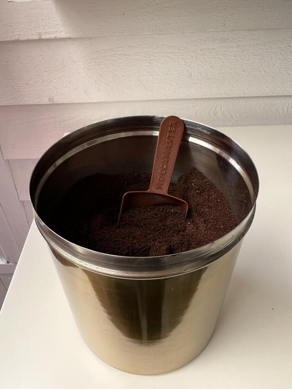 Moccamaster coffee scoop.