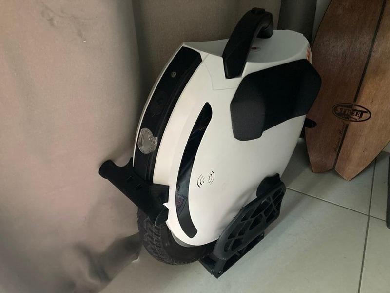 kingsong ks-18l ---> sturdier kickstand and front bumper