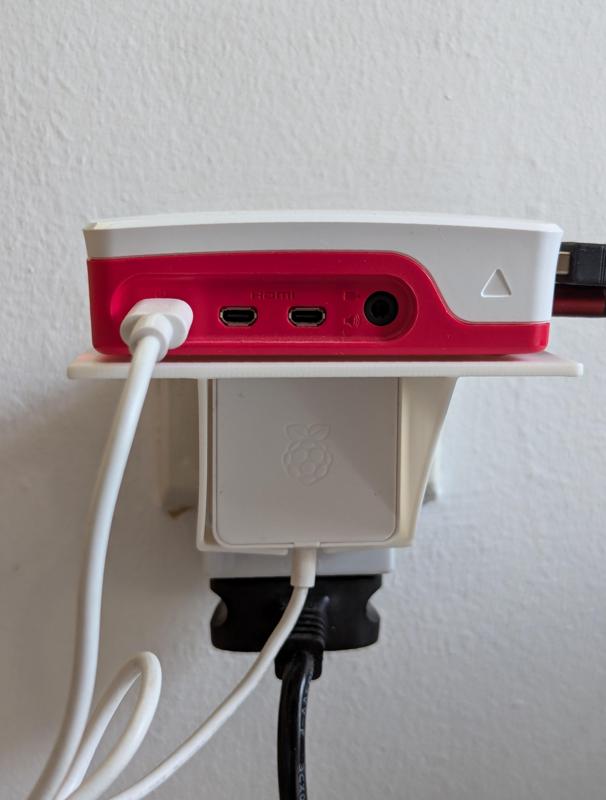 Raspberry Pi 15.3W USB-C Power Supply Tray (UK Plug)