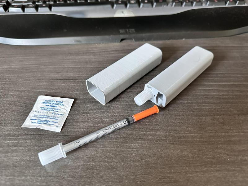 Insulin Needle Travel Case (BD U-100 8mm, 2x-4x)