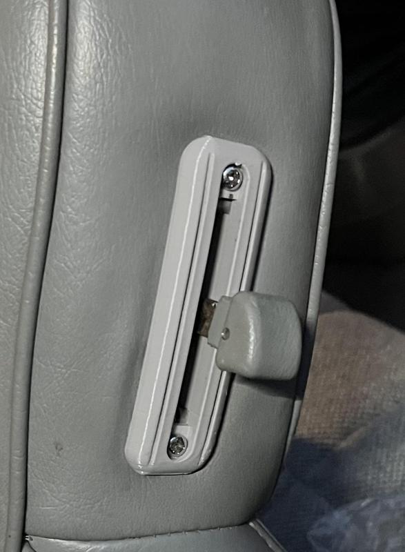 Jeep Cherokee XJ 2door seat lock trim