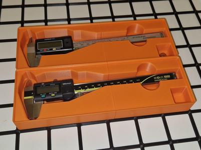 Caliper (up to 150mm) Stackable Half Pitch Gridfinity Bin with Battery Compartment