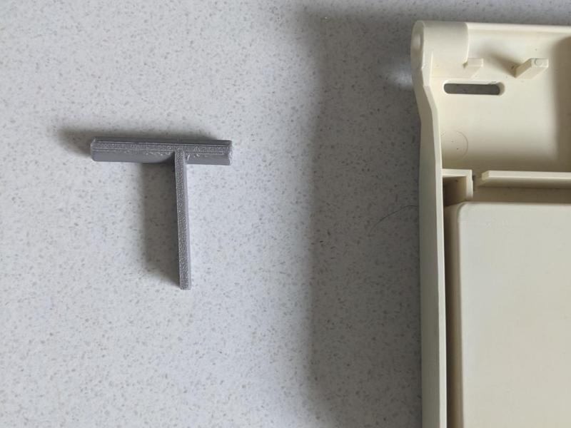 Pool Weir Door Hinge Clip