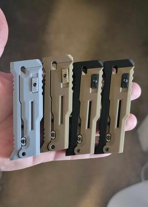 GUN - Gravity Utility Knife V1.1 - Nut Adjusted Tolerances