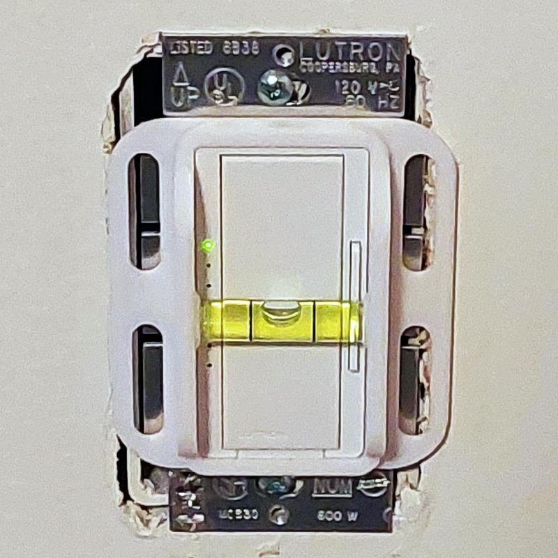 Electrical Switch & Outlet Alignment Tool / Jig & Flat Surface Level - for Rectangle switches and Outlets