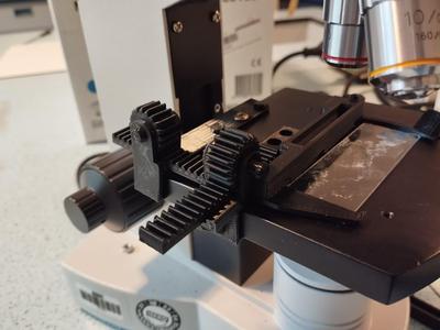 Standard microscopy table