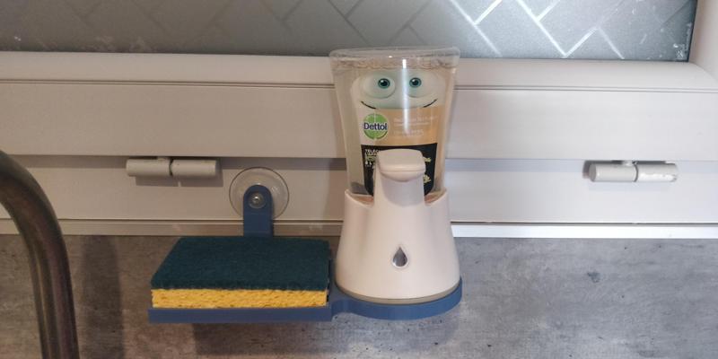 Suction cup holder kitchen / bathroom