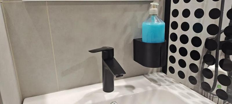 Sturdy liquid soap holder   