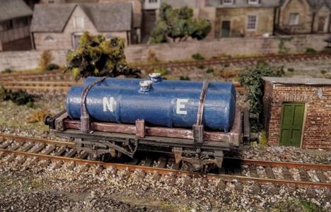 Twin gas tank wagon