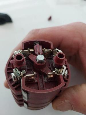 Prepínač HZ8B-20/3/4 zváračka   