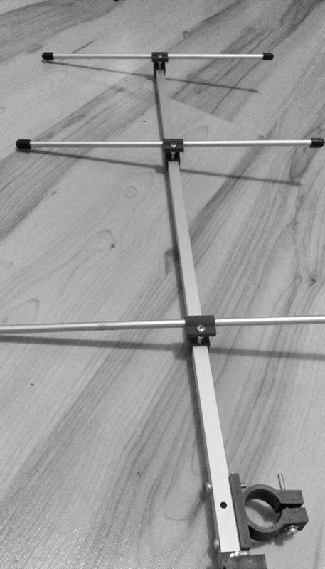Yagi antenna element holder   