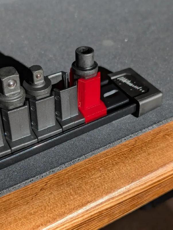 Milwaukee Insider Socket Holder for Milwaukee Rail   