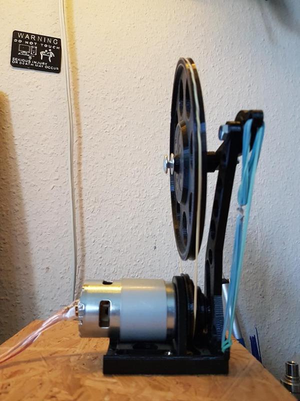 Experimental belt drive assembly for 795 motor -- Experimenteller Riementrieb Aufbau für 795 Motor