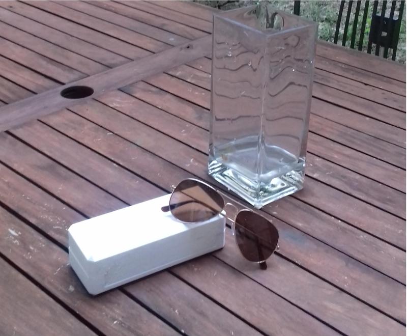 sunglasses box / boite à lunettes