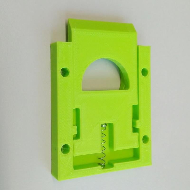 Latch lock for scaffolding hatch