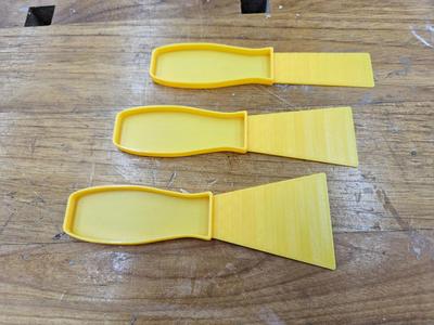SET OF 3 DISPOSABLE PUTTY KNIFES