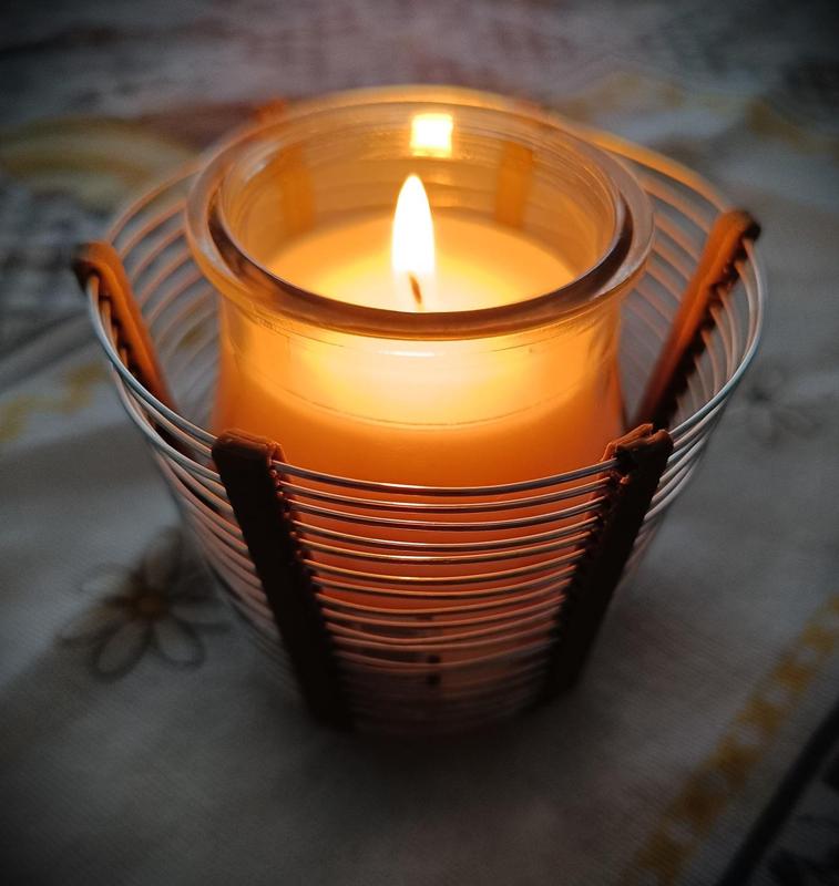 Spiral wire candle holder