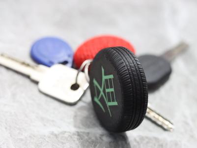 A top-tier spare tire keychain pendant Weighing only 12g