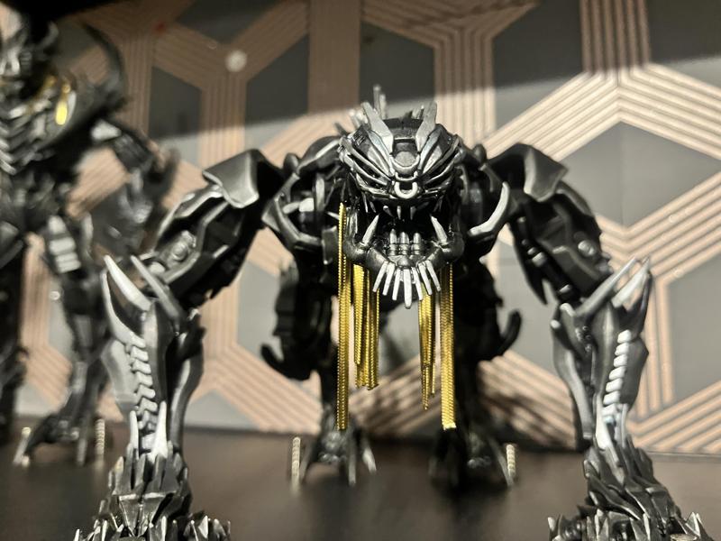 transformers hatchet dmk articulated figure