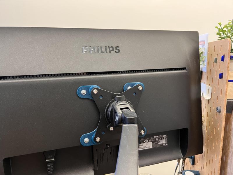 VESA 100mm * 100mm monitor mount 23mm offset spacer