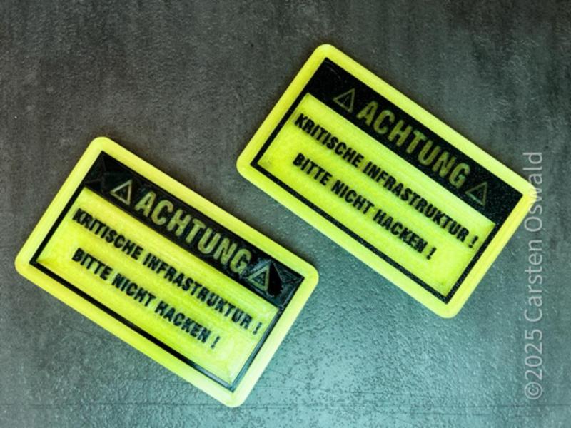 Schild: Kritische Infrastruktur !Bitte nicht hacken