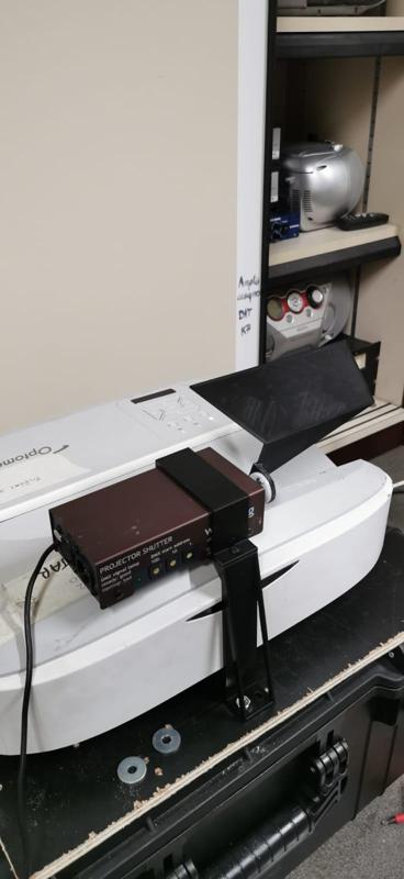shutter for optoma ust with wahlberg