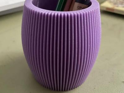 Pen Holder with Ridge Texture