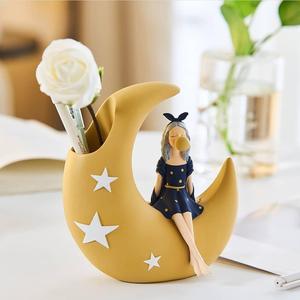 moon & girl pot