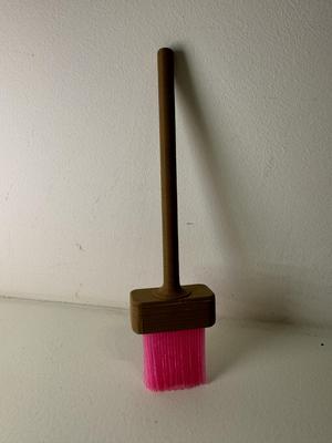 Mini sand removal broom