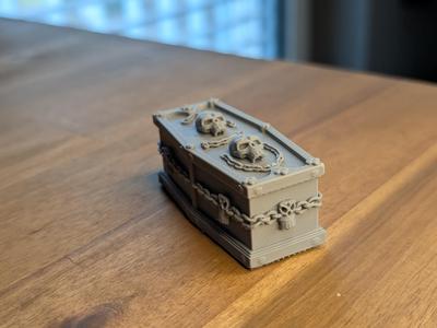 Gothic Coffin Box – Skull & Chain Halloween Decor