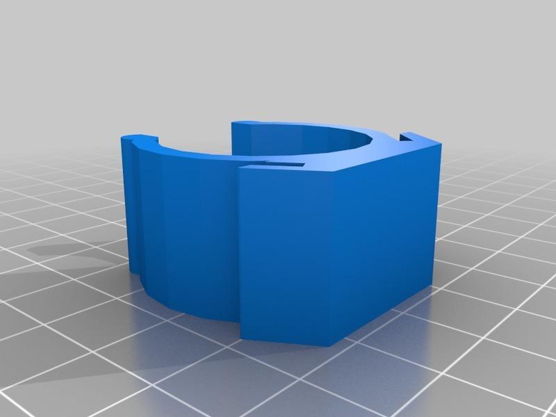 Folding table leg retaining clip