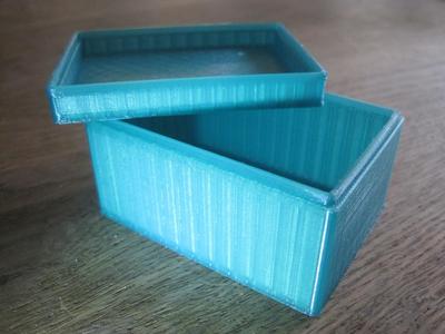 Simple lidded box