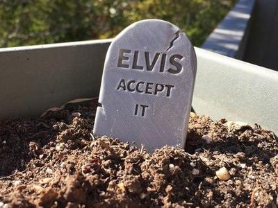 Customizable Head Stone - Grave Stone for Halloween!