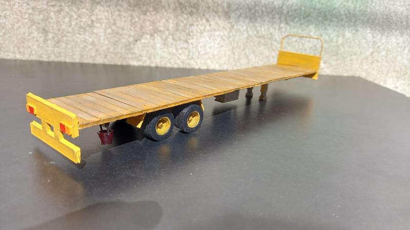 Semi-trailer trailer 1-43 scale