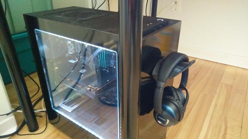 Magnetic Headphone stand for Desktop Computers