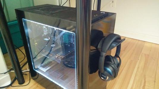 Magnetic Headphone stand for Desktop Computers
