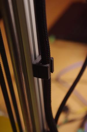 Wire bracket/holder 15 x 15 mm extrusion