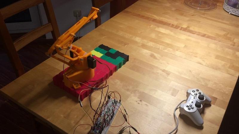 EEZY Botarm MKII with PS2 Controller
