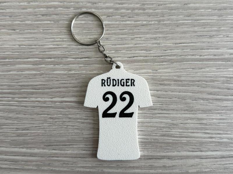 Antonio Rüdiger T-Shirt Keychain – Real Madrid