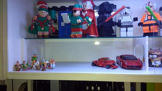 Glass Shelf Support Holders for Models/Minifigs Display